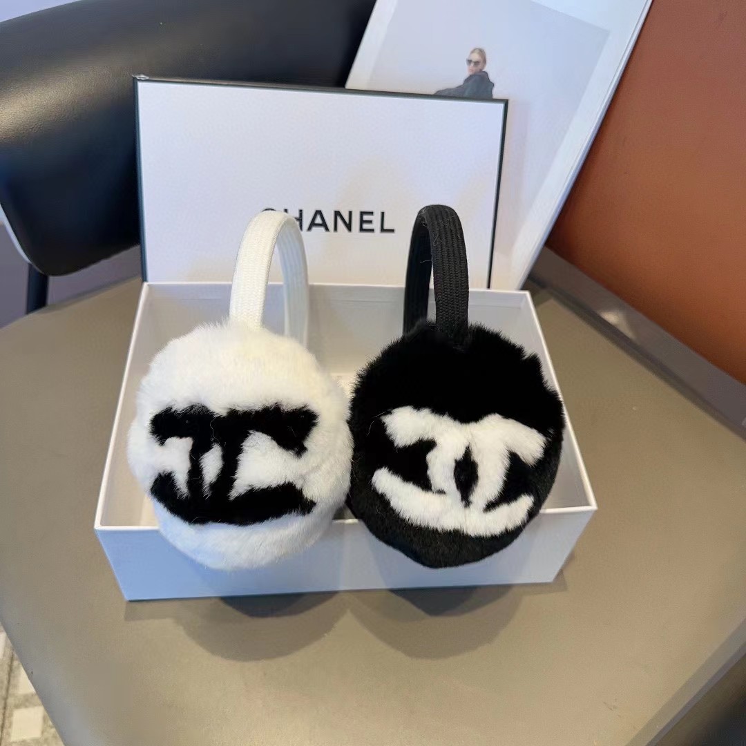 TOP CHANEL The Latest Ear Muffs - Black&White