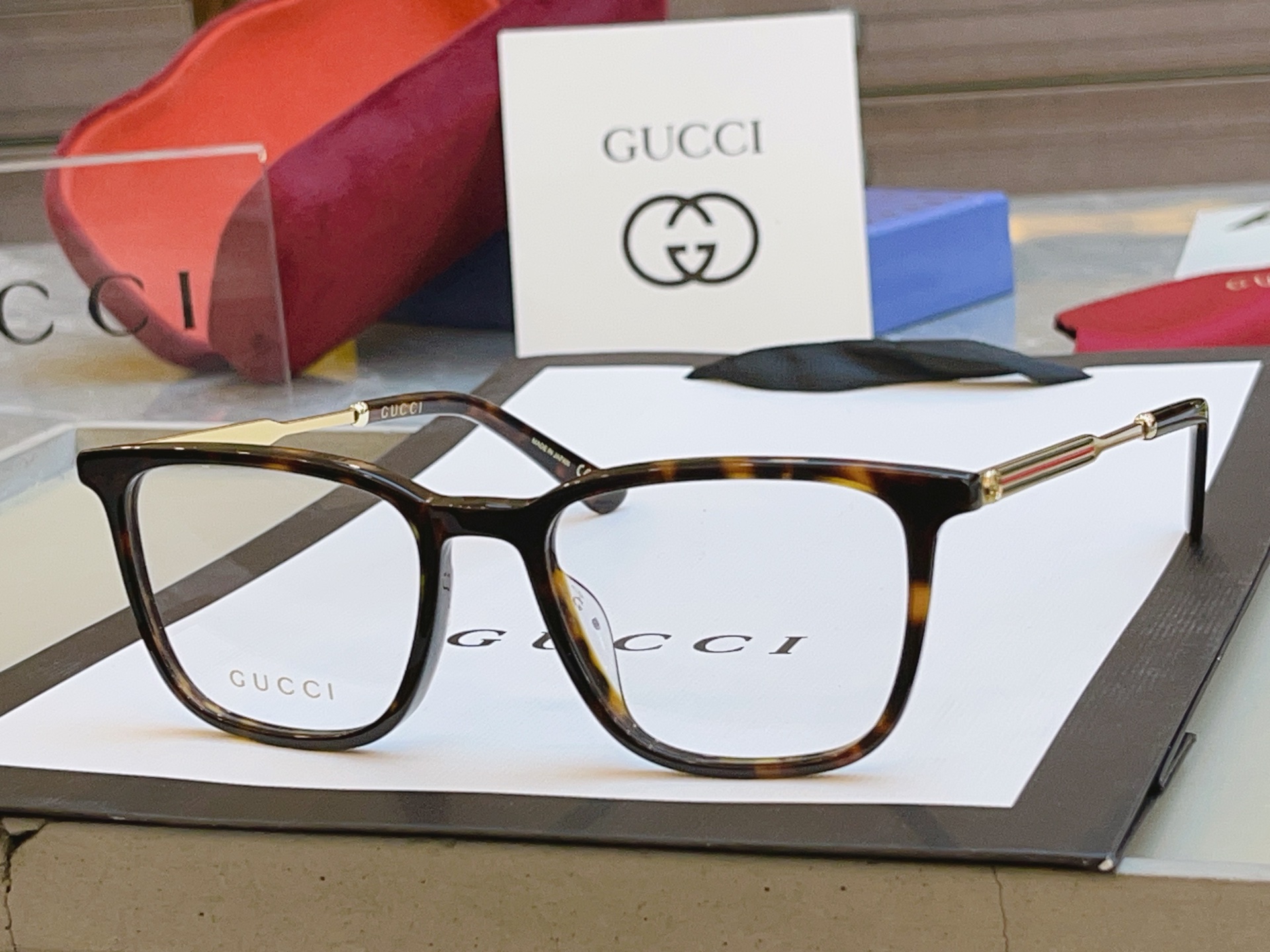TOP GUCCI Sunglasses - 6 Color