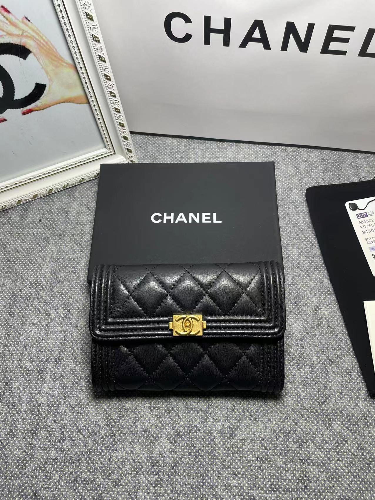 TOP CHANEL Le Boy Wallet Lambskin 10.5*15*3cm - Black