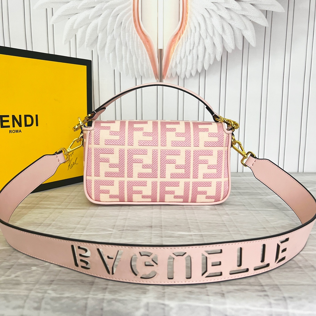 TOP FENDI Baguette Canvas HandBag - Pink