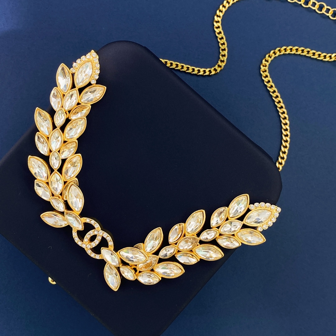 TOP CHANEL Double C Wheat Ear White Diamond Tassel Necklace - Gold