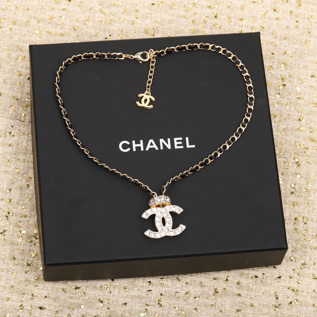 TOP CHANEL Logo Resin Brass Diamond Necklace