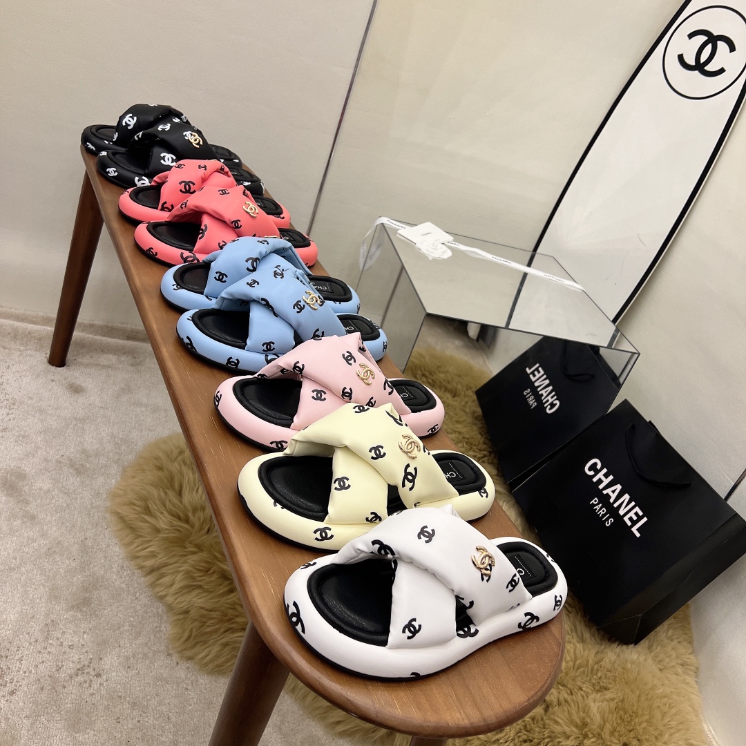 TOP CHANEL Bread Slippers - 6 Color