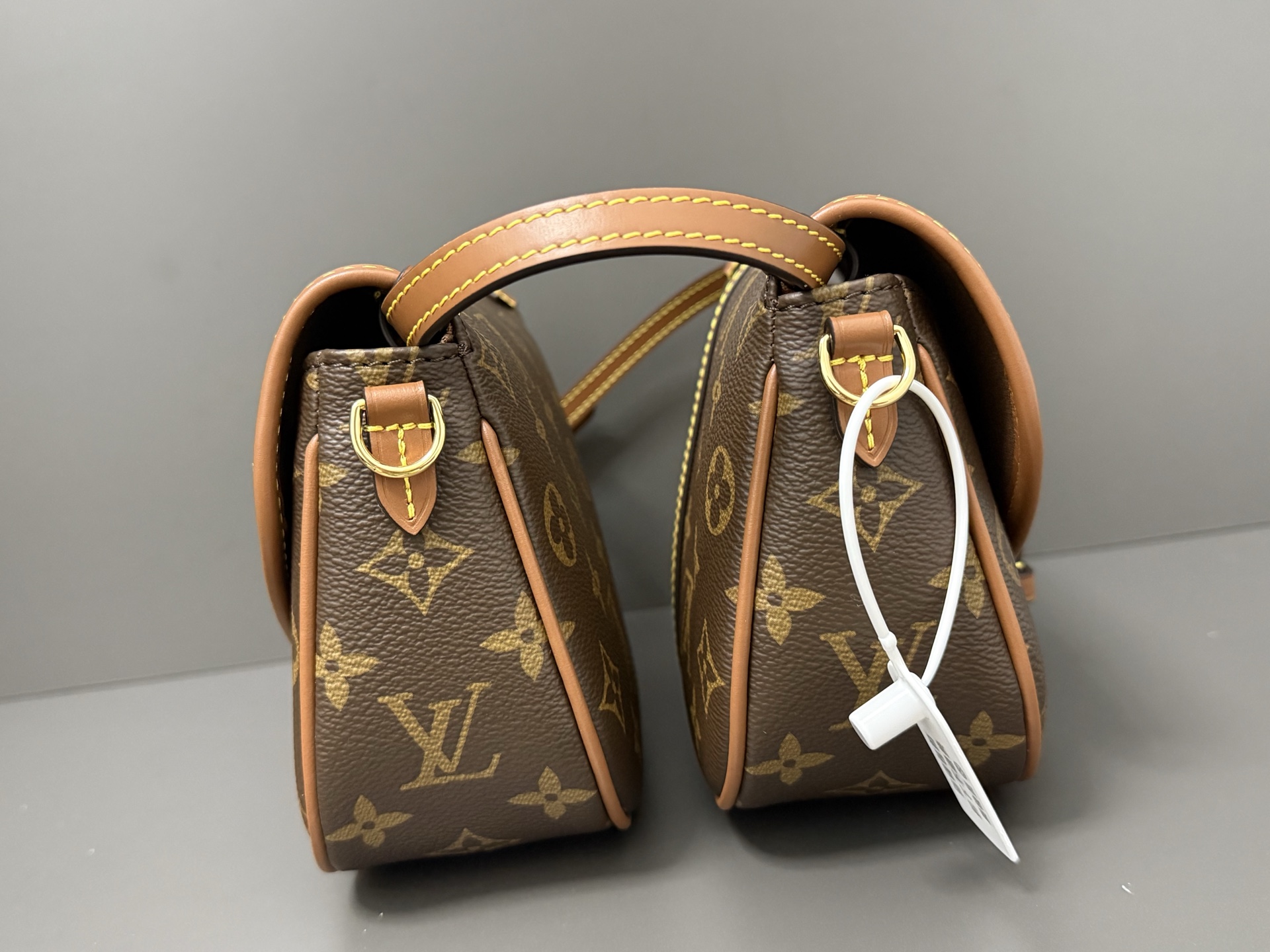 TOP Louis Vuitton LV Duo BB Waist Bag 14 x 6 x 19 cm - Brown