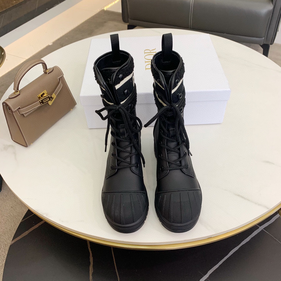 TOP Christian Dior CD Logo Short Ankle Boots