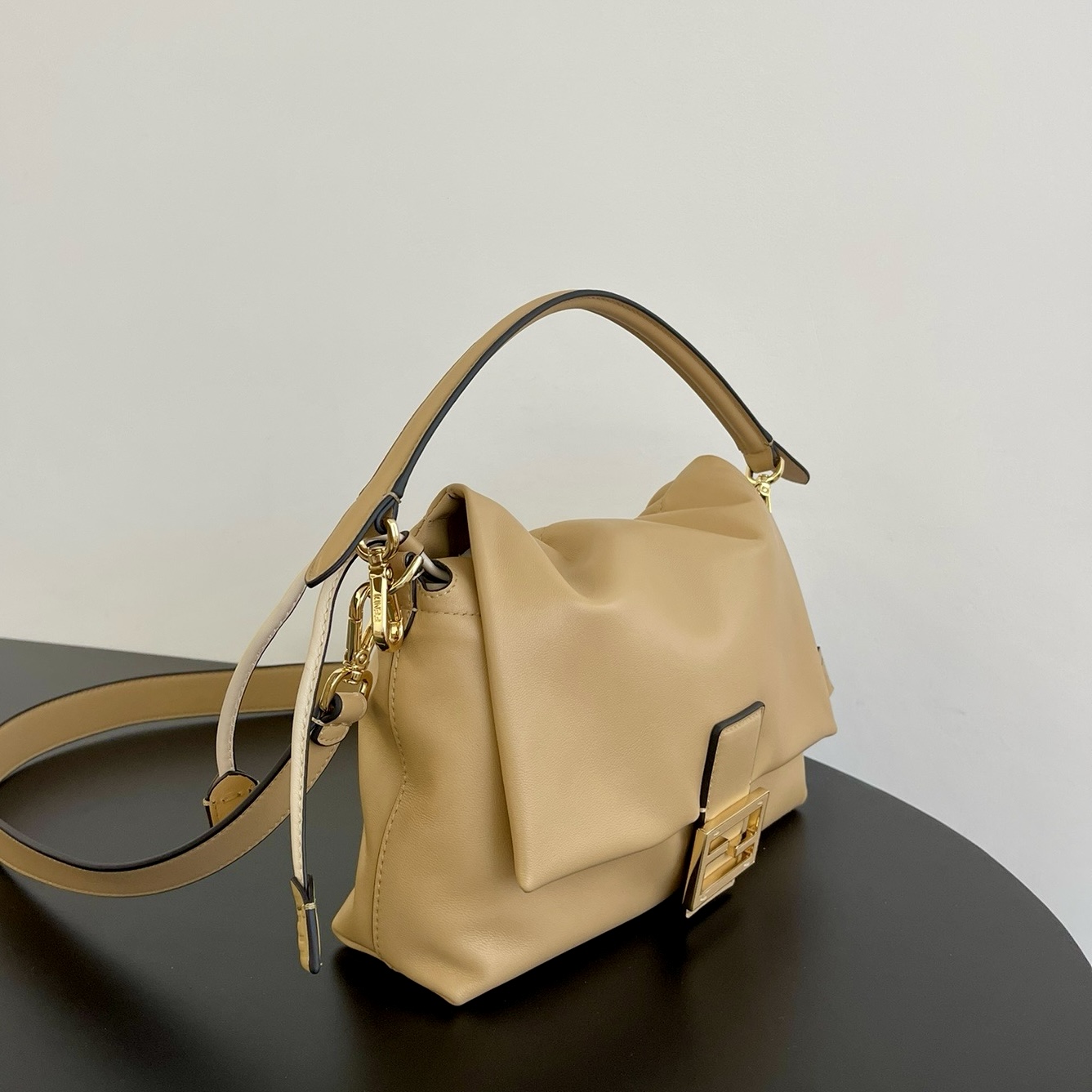 TOP FENDI Mamma Baguette Bag 26.5x8.5x18cm - Khaki