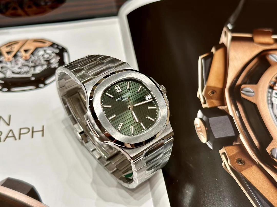 TOP Patek Philippe Nautilus 40mm Watch - Dark Green