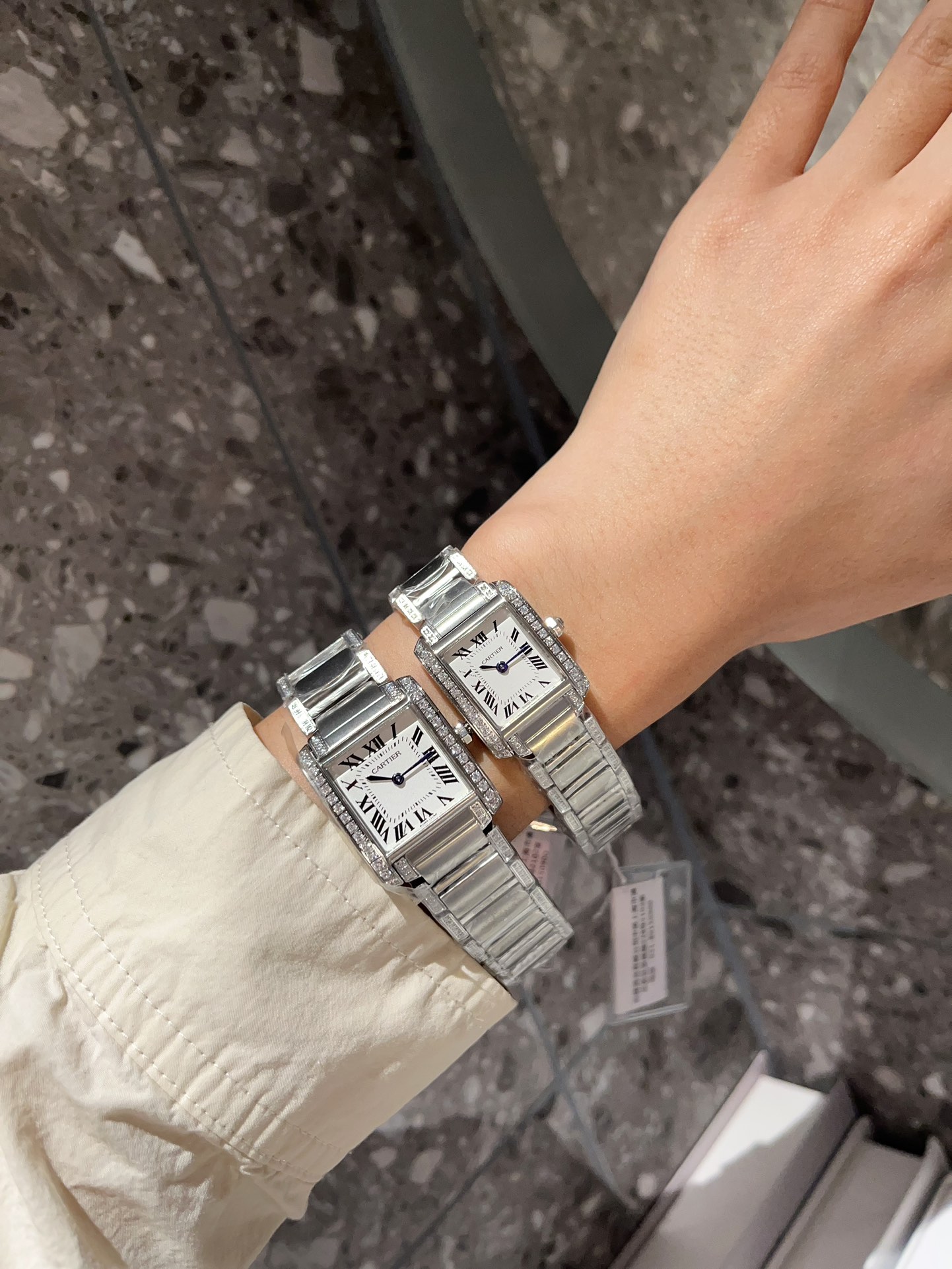 TOP Cartier Tank Must Watch - 2 Sizes