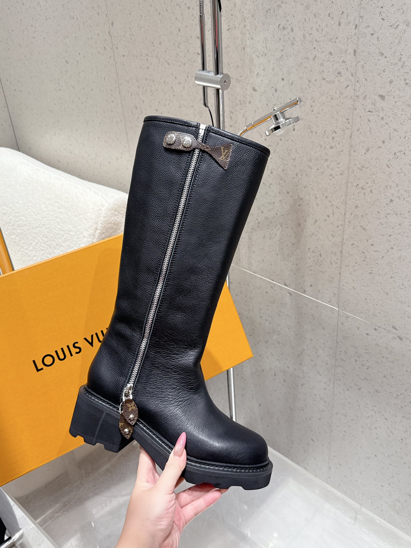 TOP Louis Vuitton LV Calfskin Long Boots - 2 Colors