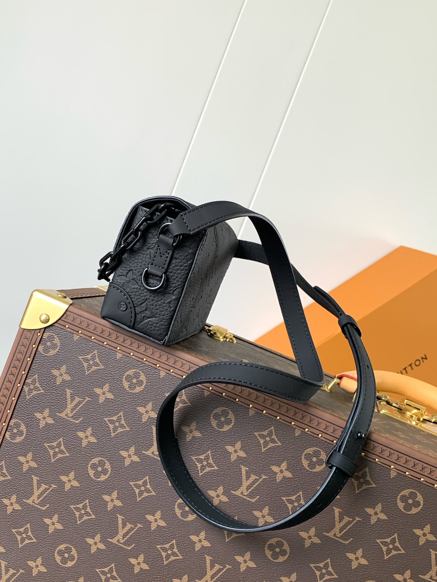 TOP Louis Vuitton LV Steamer Mini Bag Taurillon Leather 18 x 11 x 6.5 cm - Black
