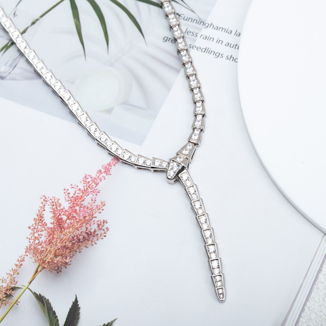 TOP BVLGARI Full Diamond Snake Necklace