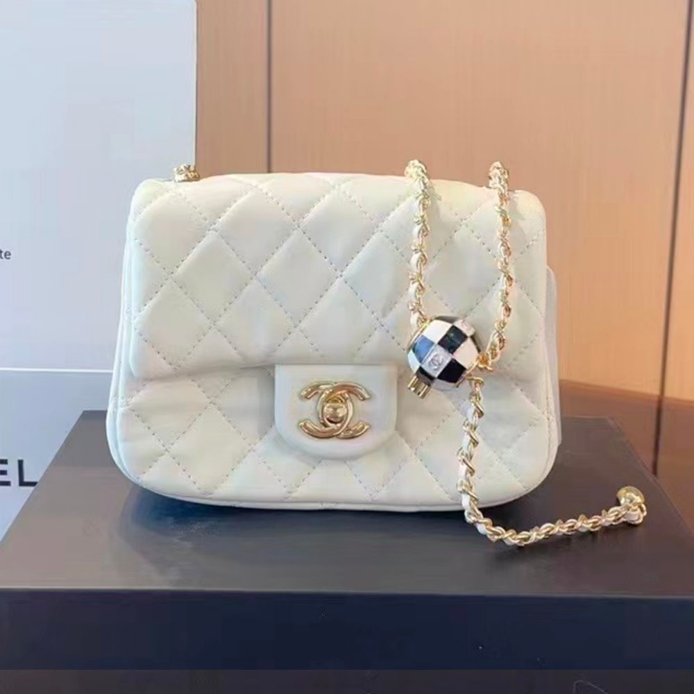 Chanel   Quilted Enamel CC Pearl Crush Mini Flap Black(Replica)
