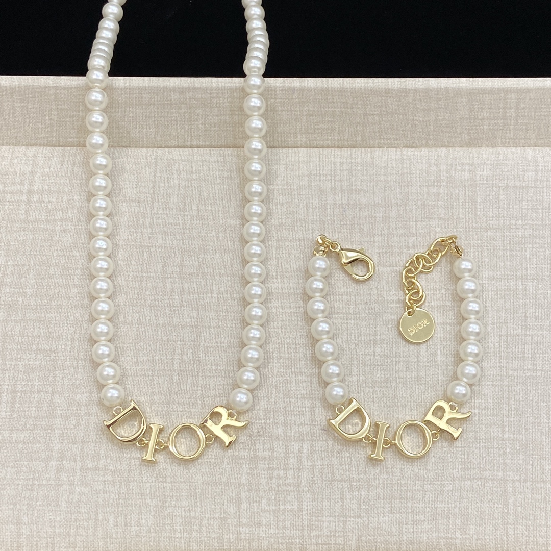 TOP Christian Dior Necklace/Bracelet - Gold
