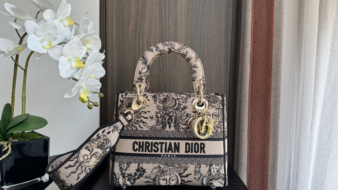 TOP Christian Dior Lady Embroidered Sun Collection 24*11*20cm - Apricot Color - GHW