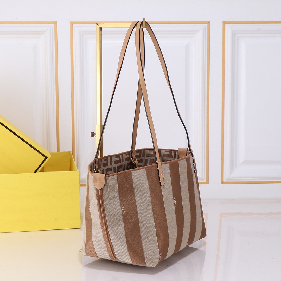 TOP FENDI Roll Bag 23x19.5x15cm - 3 Color