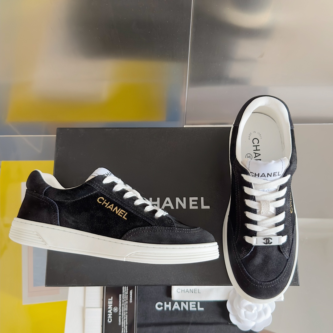 TOP CHANEL 23A Sneaker - Panda Color - Black