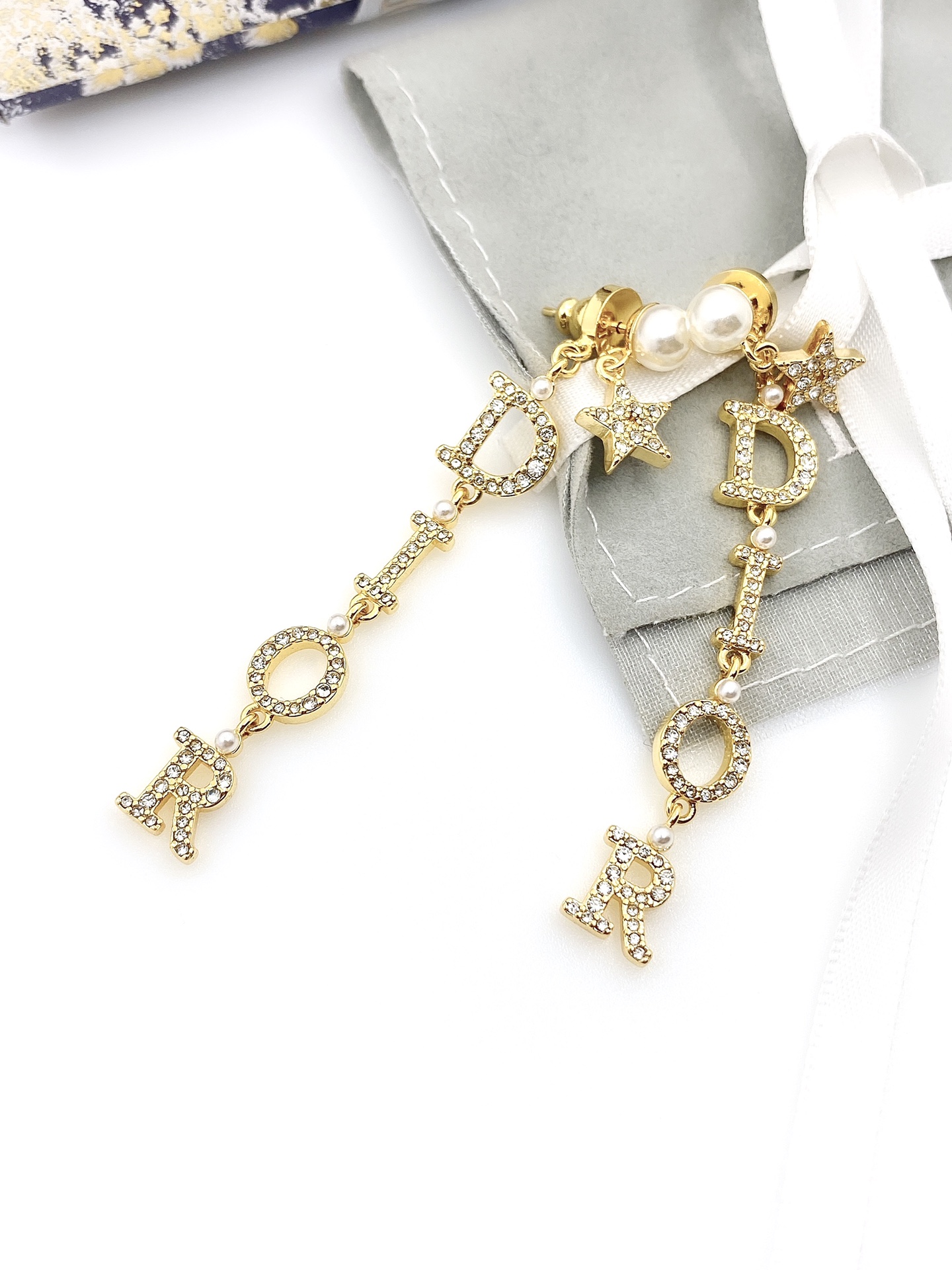 TOP Christian Dior Letter Diamond Star Pearl Earrings - Gold