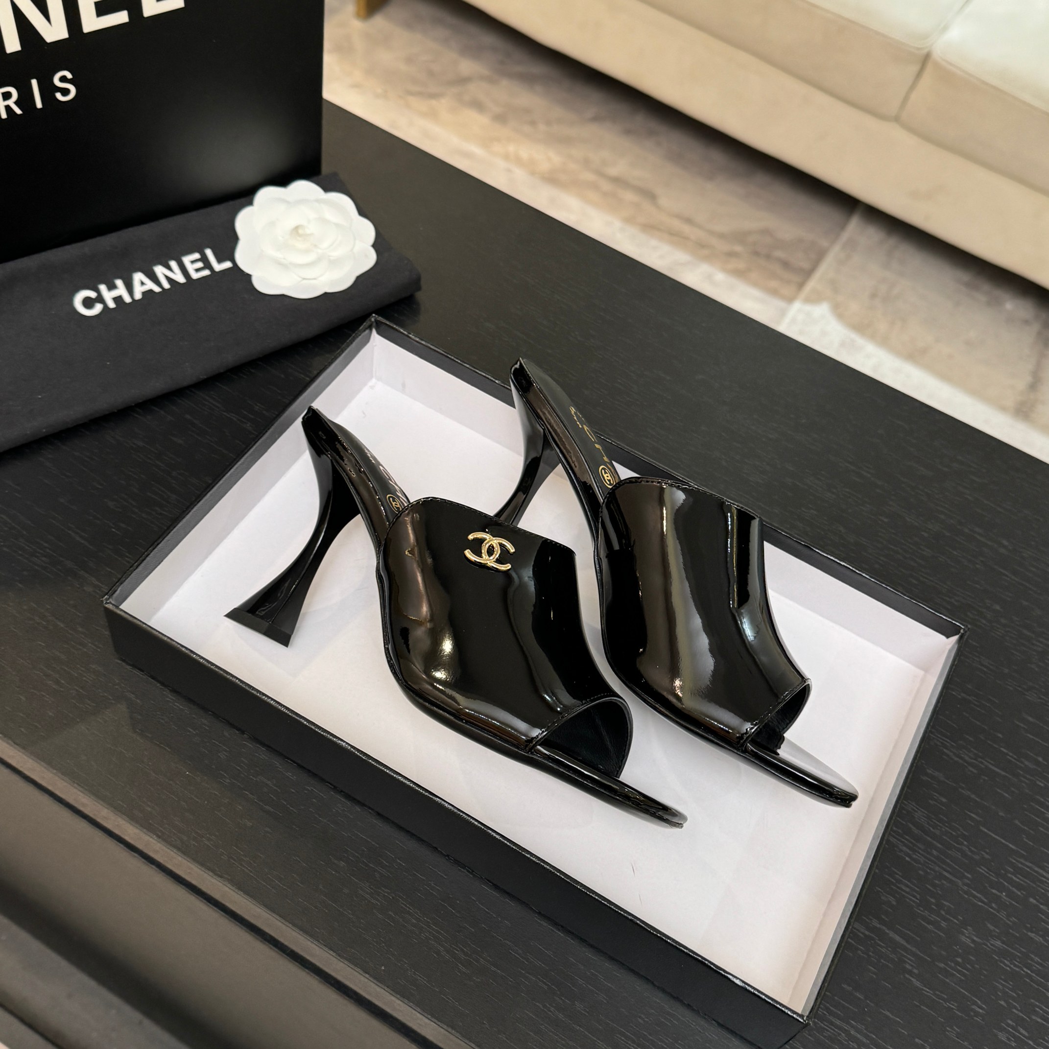 TOP CHANEL Glossy High Heel Sliders - Black