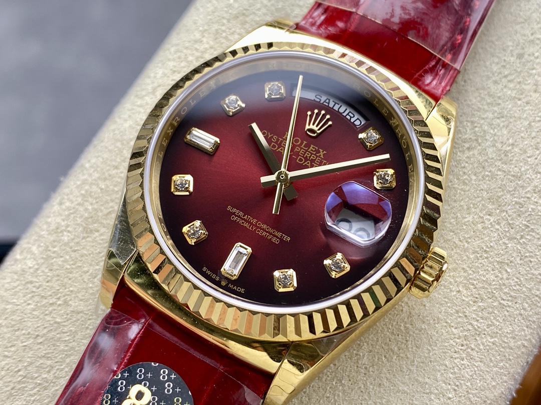 TOP ROLEX  Day-Date Yellow Gold Bezel Watch 36mm - Red