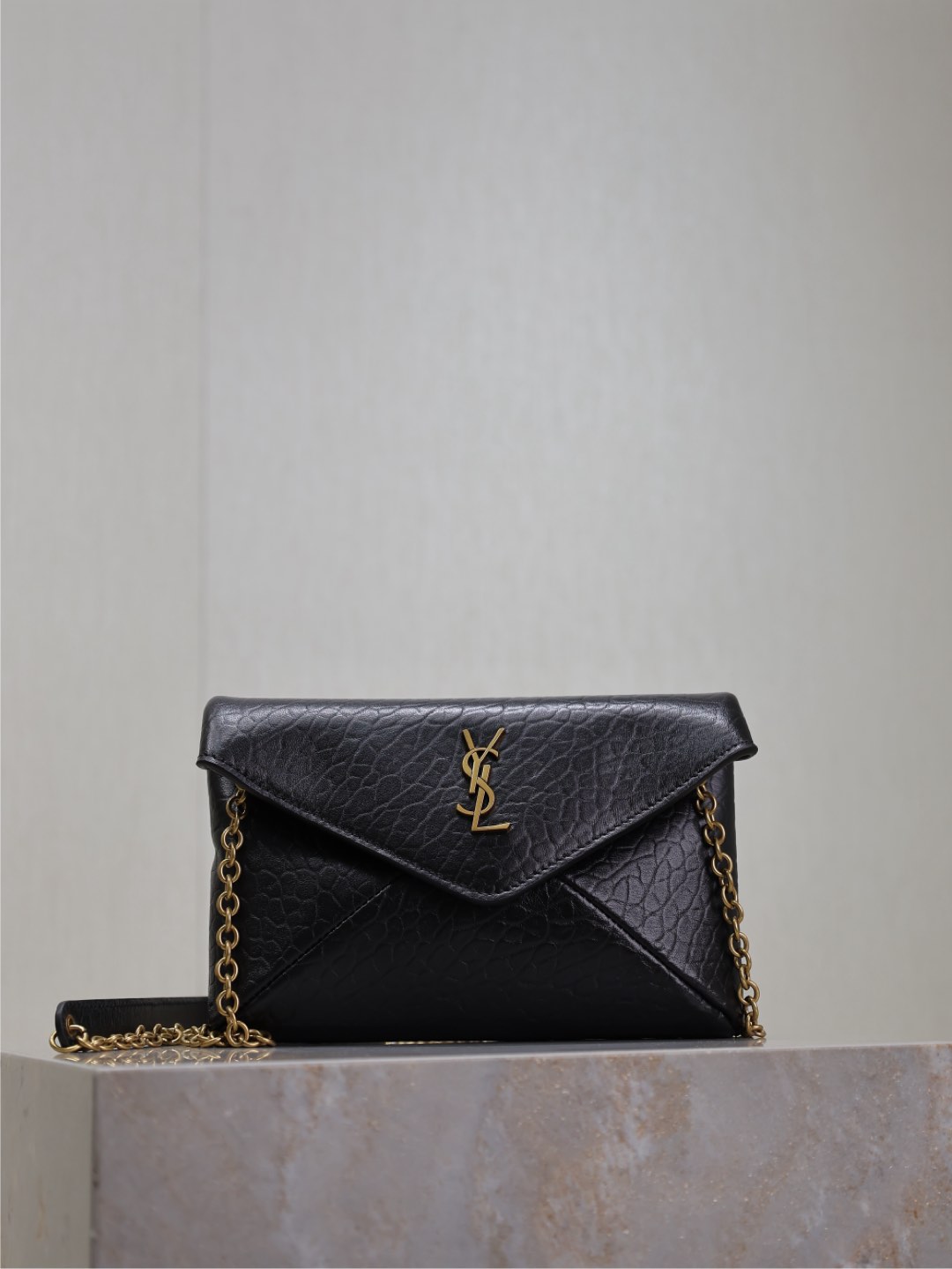 TOP Yves Saint Laurent YSL Cassandra Mini Wallet on Chain in Grained Leather 19x12x3cm - Black&GHW
