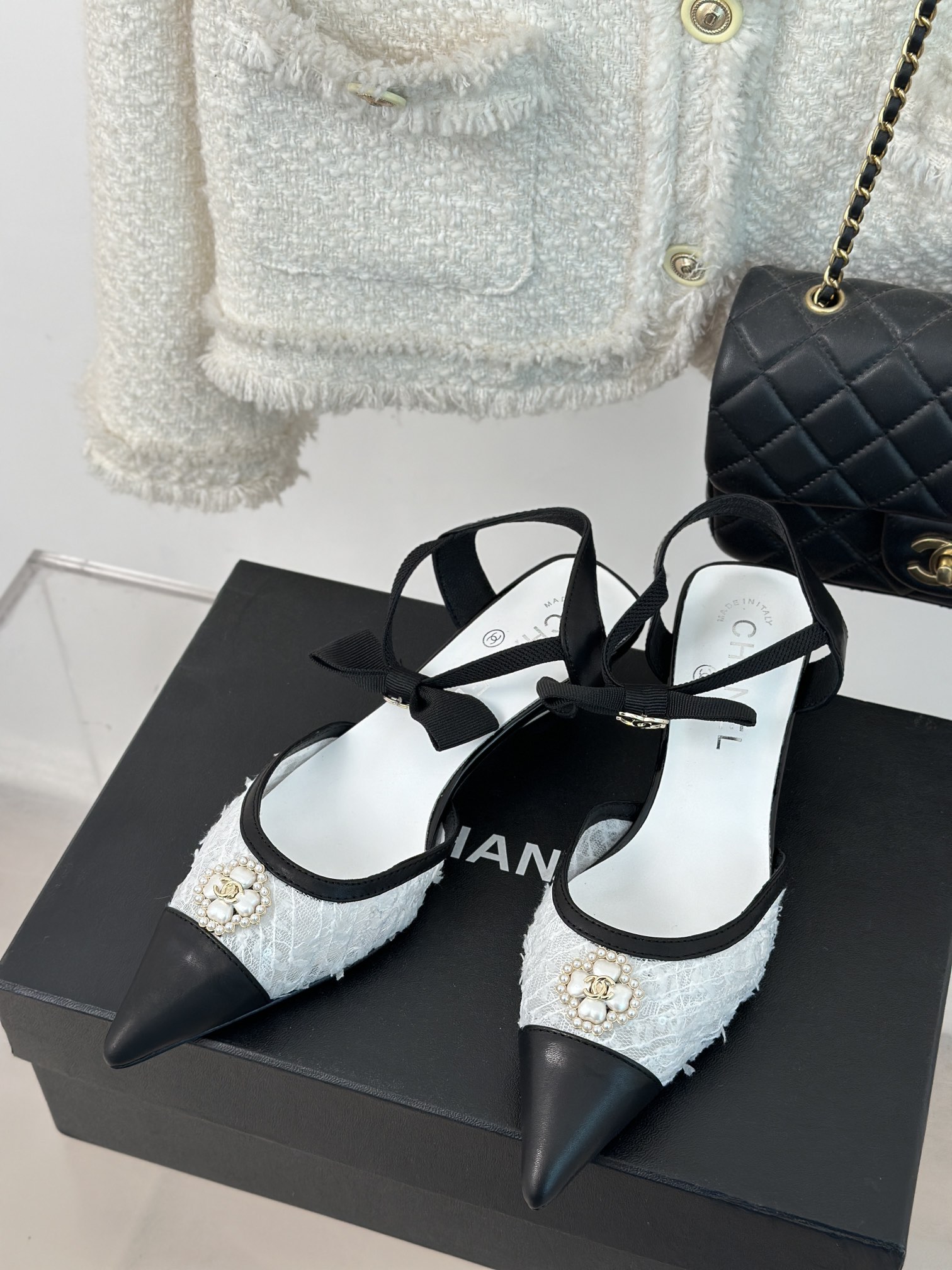 TOP CHANEL CC Clover Pearl Sandals - 3 Color
