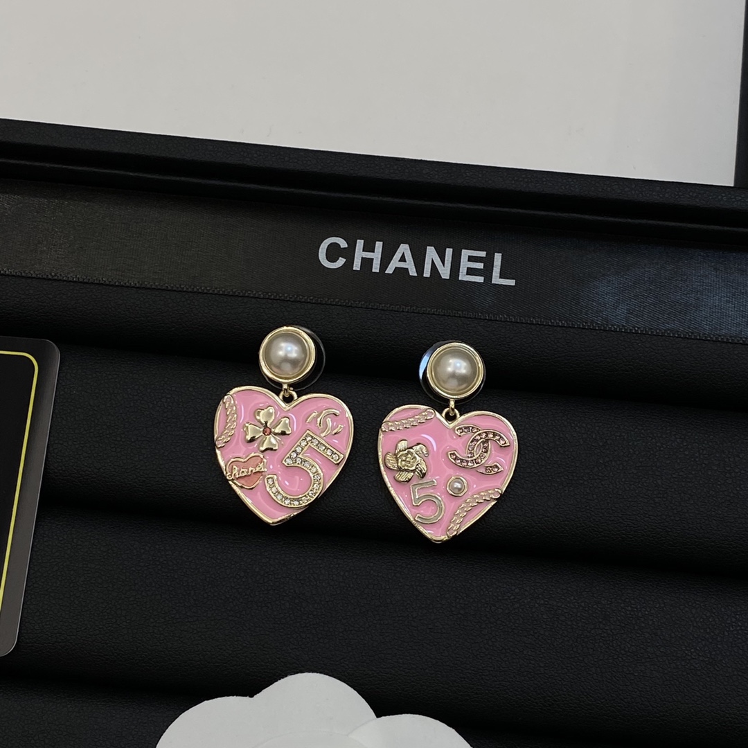 TOP CHANEL Pink Heart Earrings - 2 Color