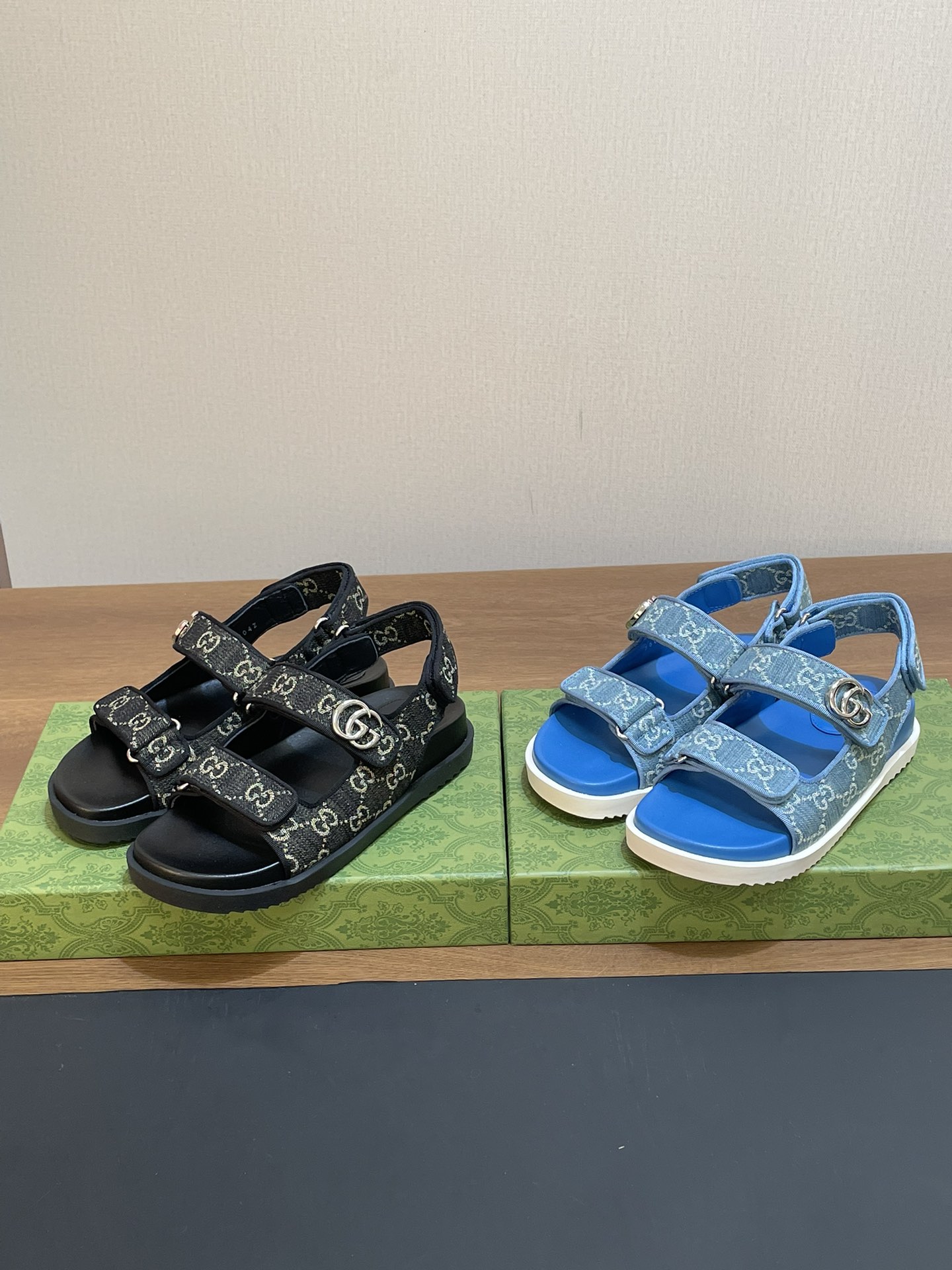 TOP GUCCI Classic Denim Beach Sandals - 2 Color