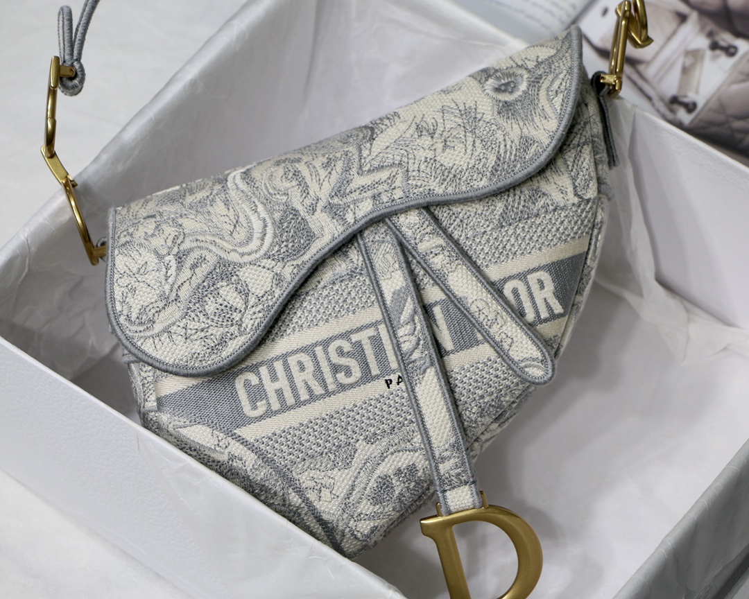TOP Christian Dior Embroidered Grey Tiger Saddle Bags 25.5x20x6.5cm