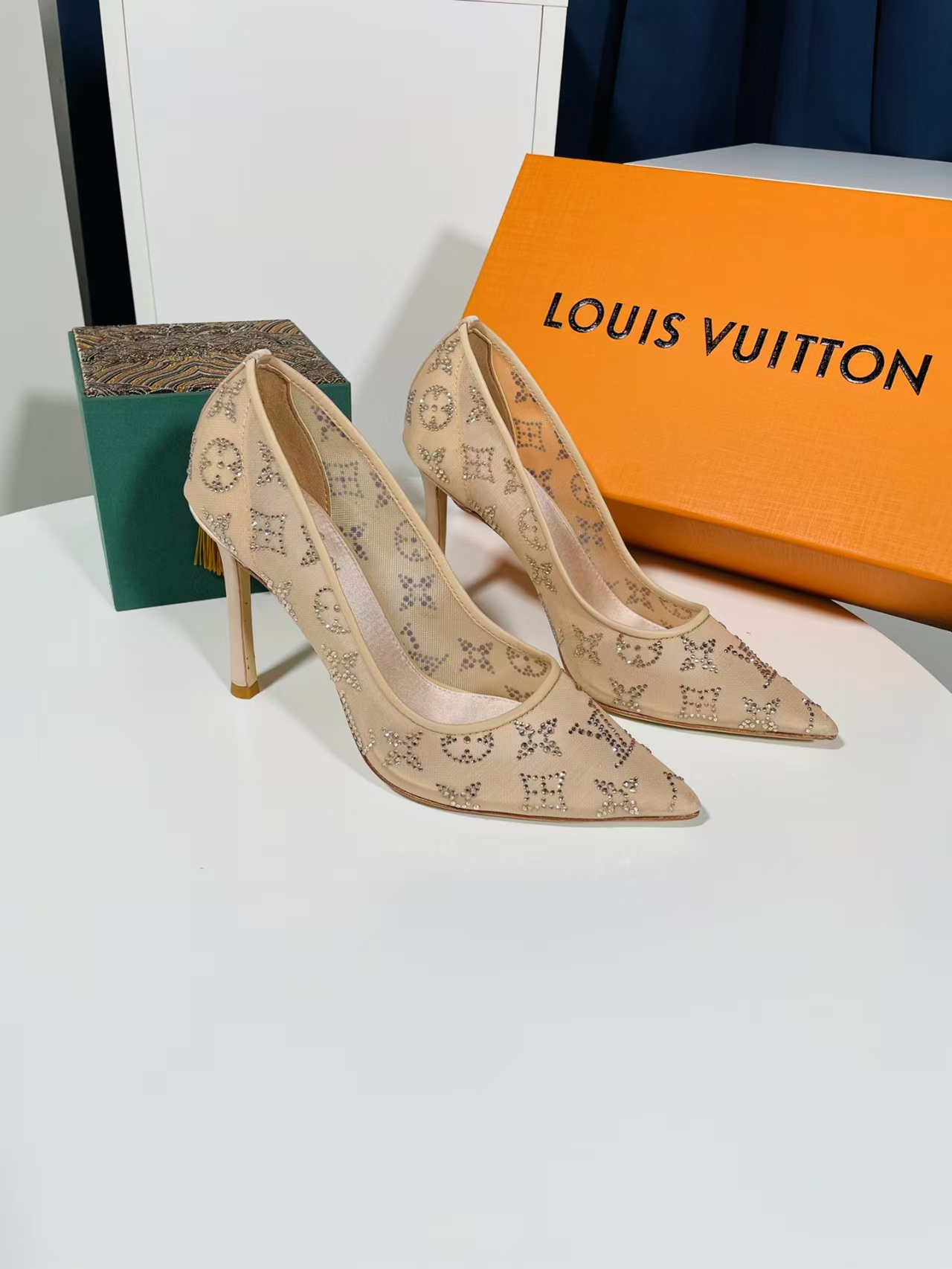 TOP Louis Vuitton LV Diamond Sandals High Heels - Beige