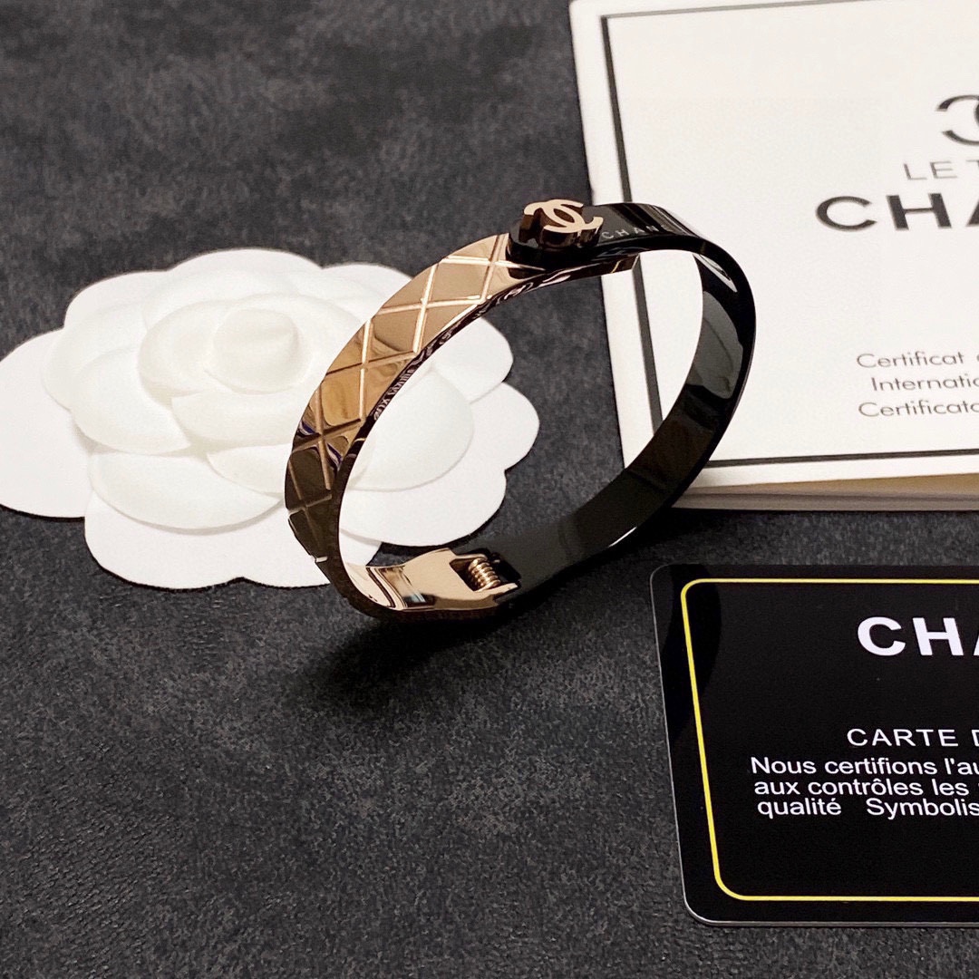 TOP CHANEL Bracelet-Black
