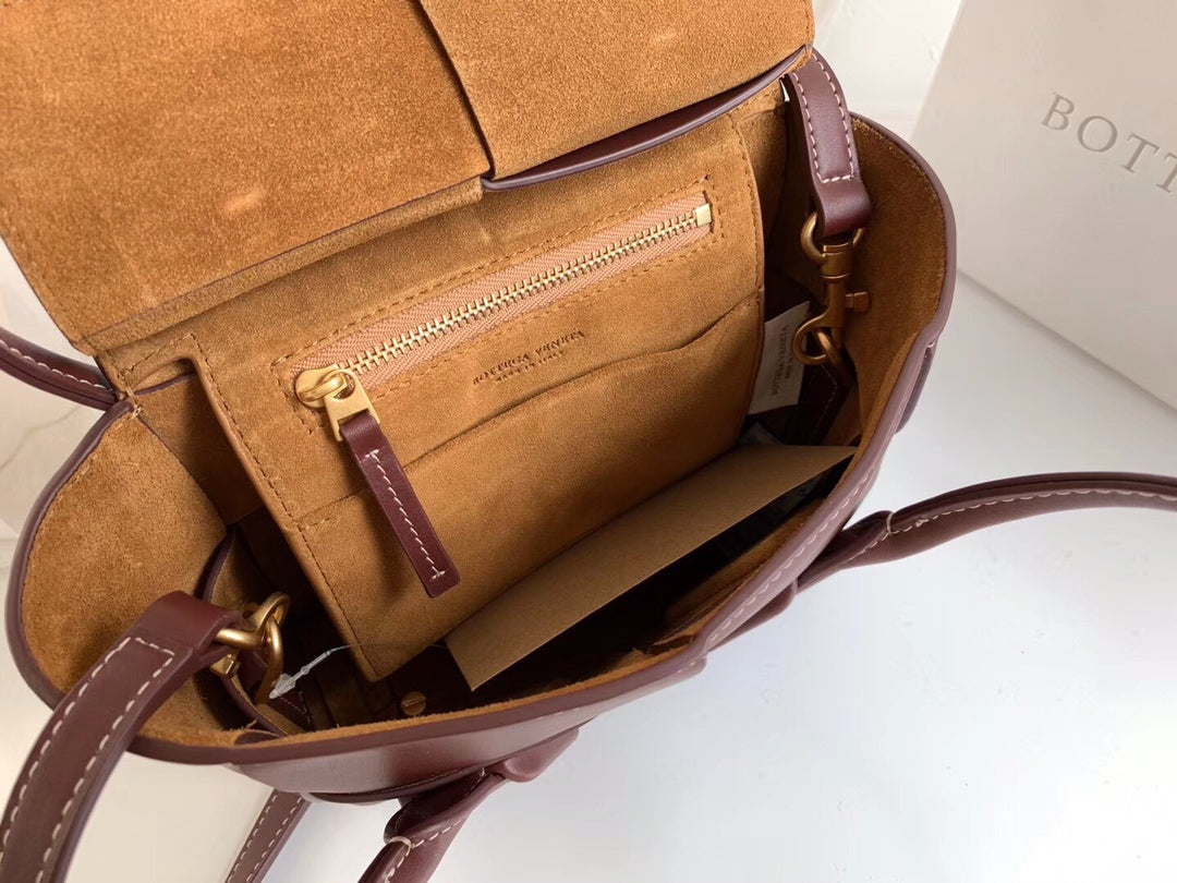TOP Bottega Veneta BV Mini Arco 29 Leather Bag - Grape