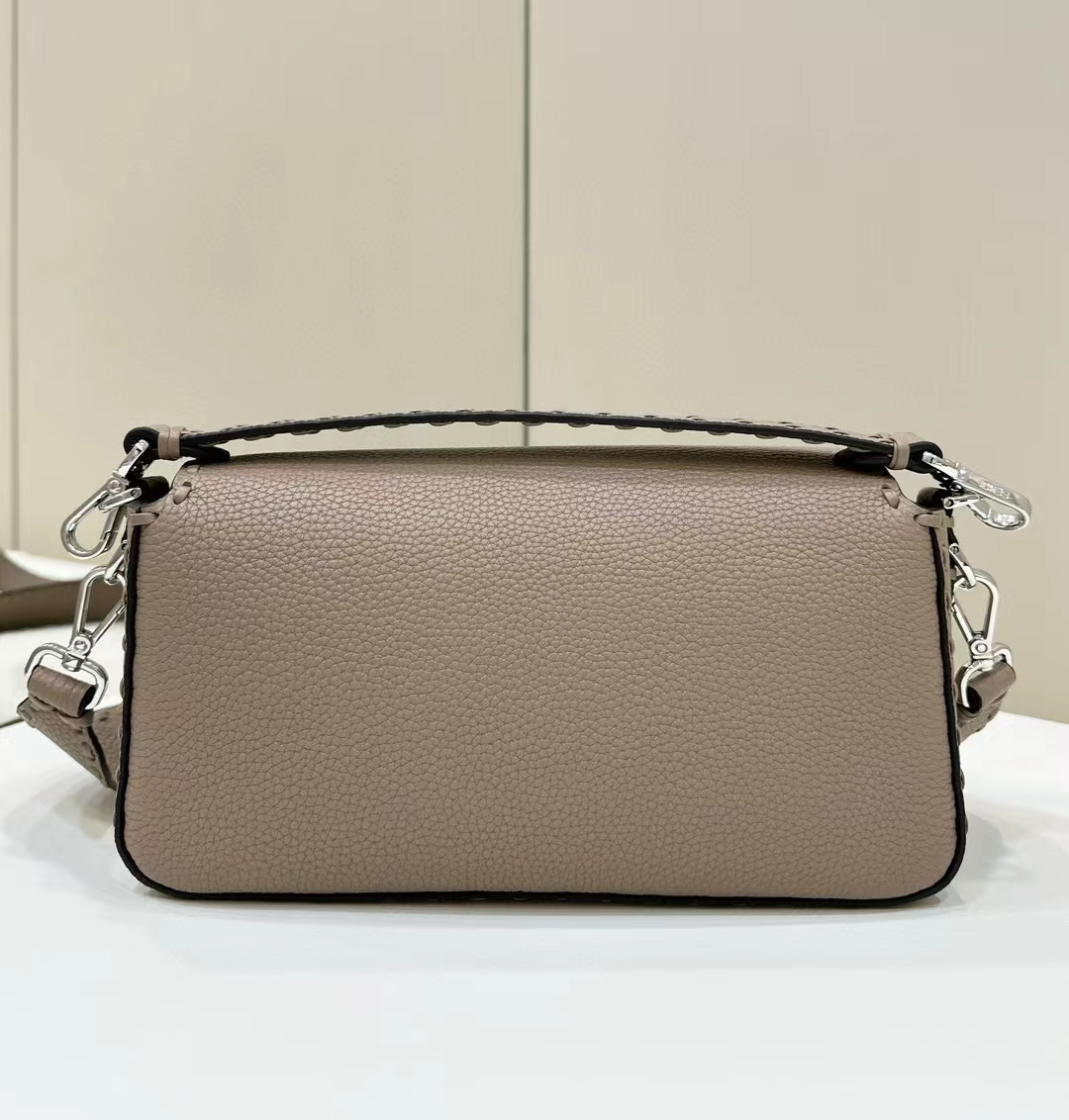 TOP FENDI Baguette Bag 26x13x6cm - Khaki