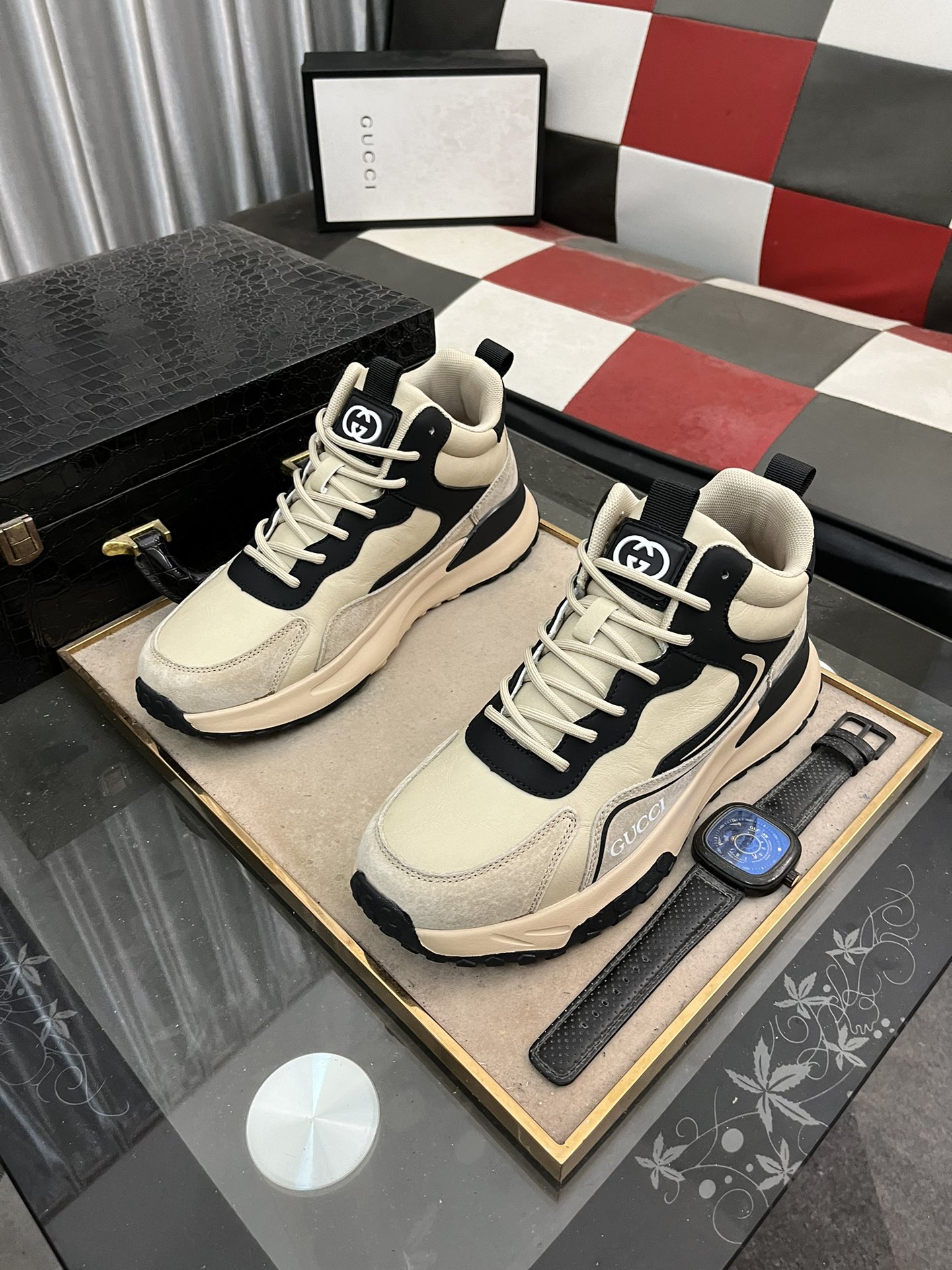 TOP GUCCI  SNEAKER-2 Colors