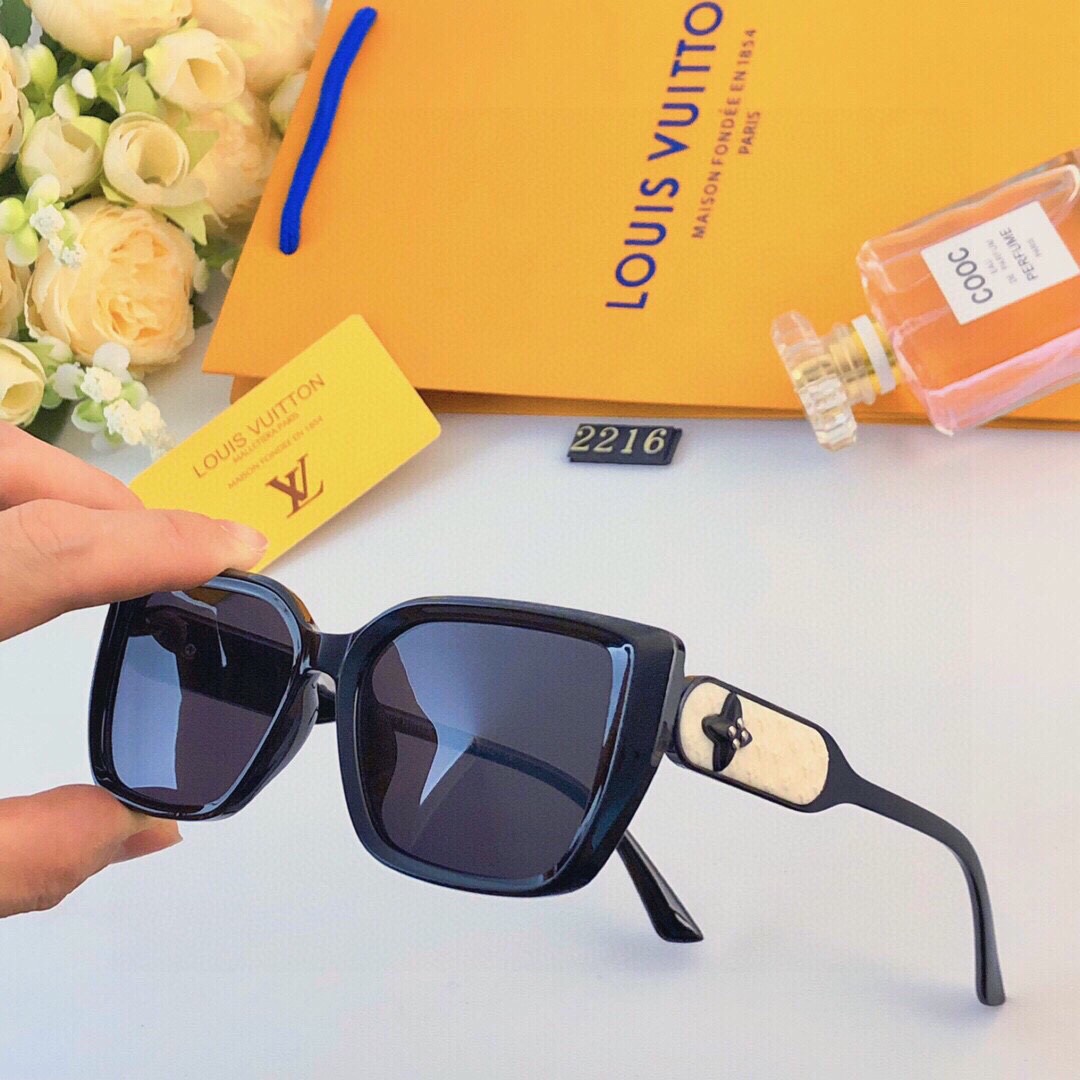 TOP Louis Vuitton LV Sunglasses  - 3 Color