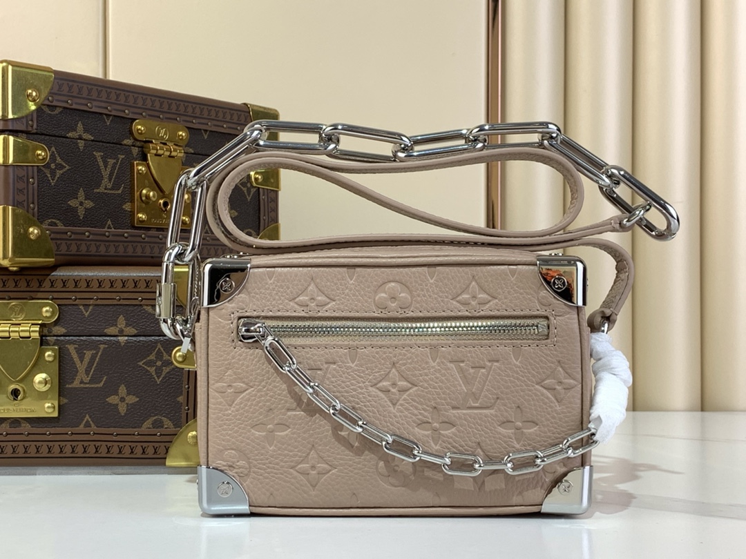 TOP Louis Vuitton LV  Soft Trunk Monogram Bag 18.5 x 13.0 x 8.0 cm - Brown