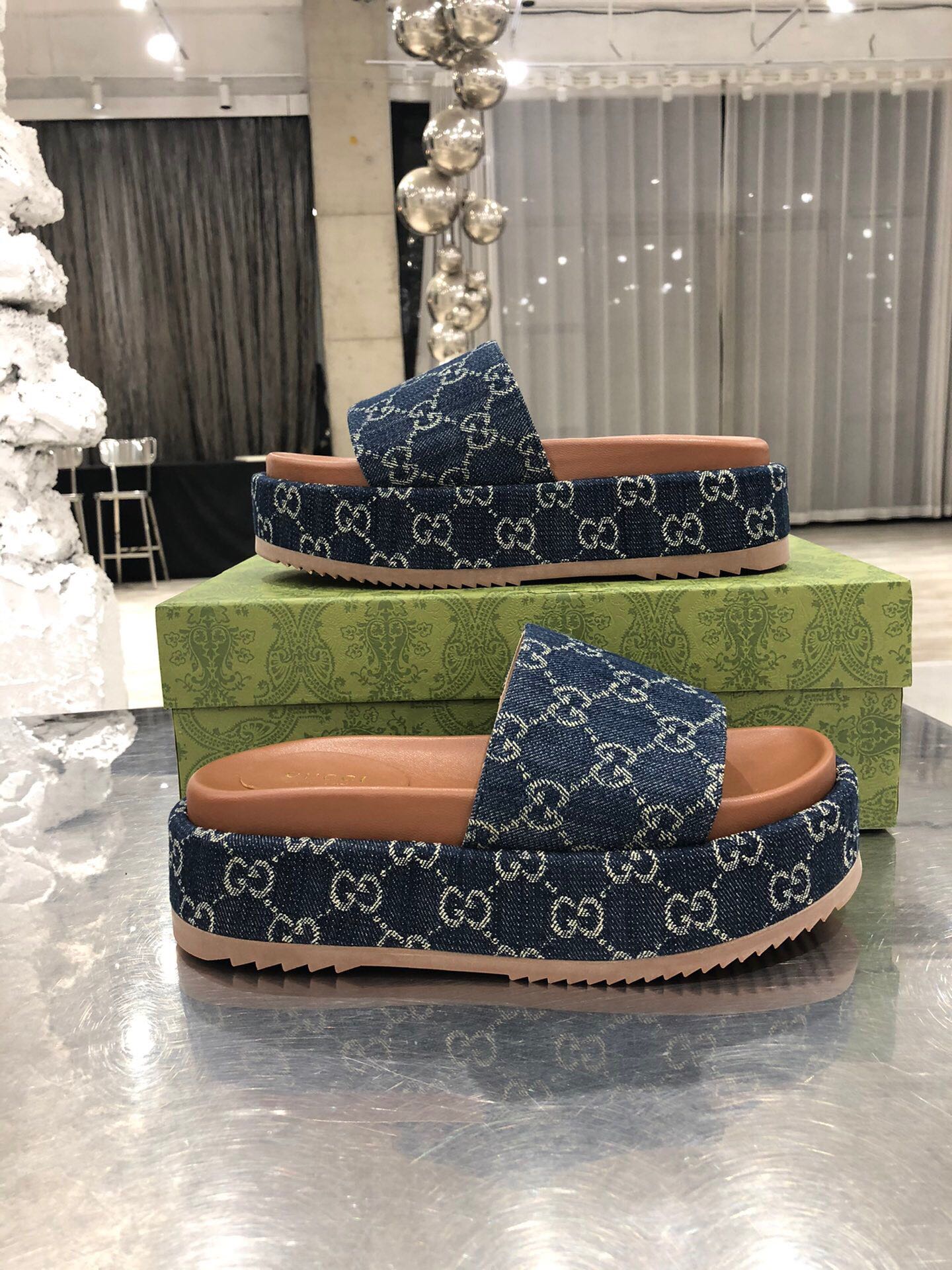 TOP GUCCI Denim Sandals Platform - Blue