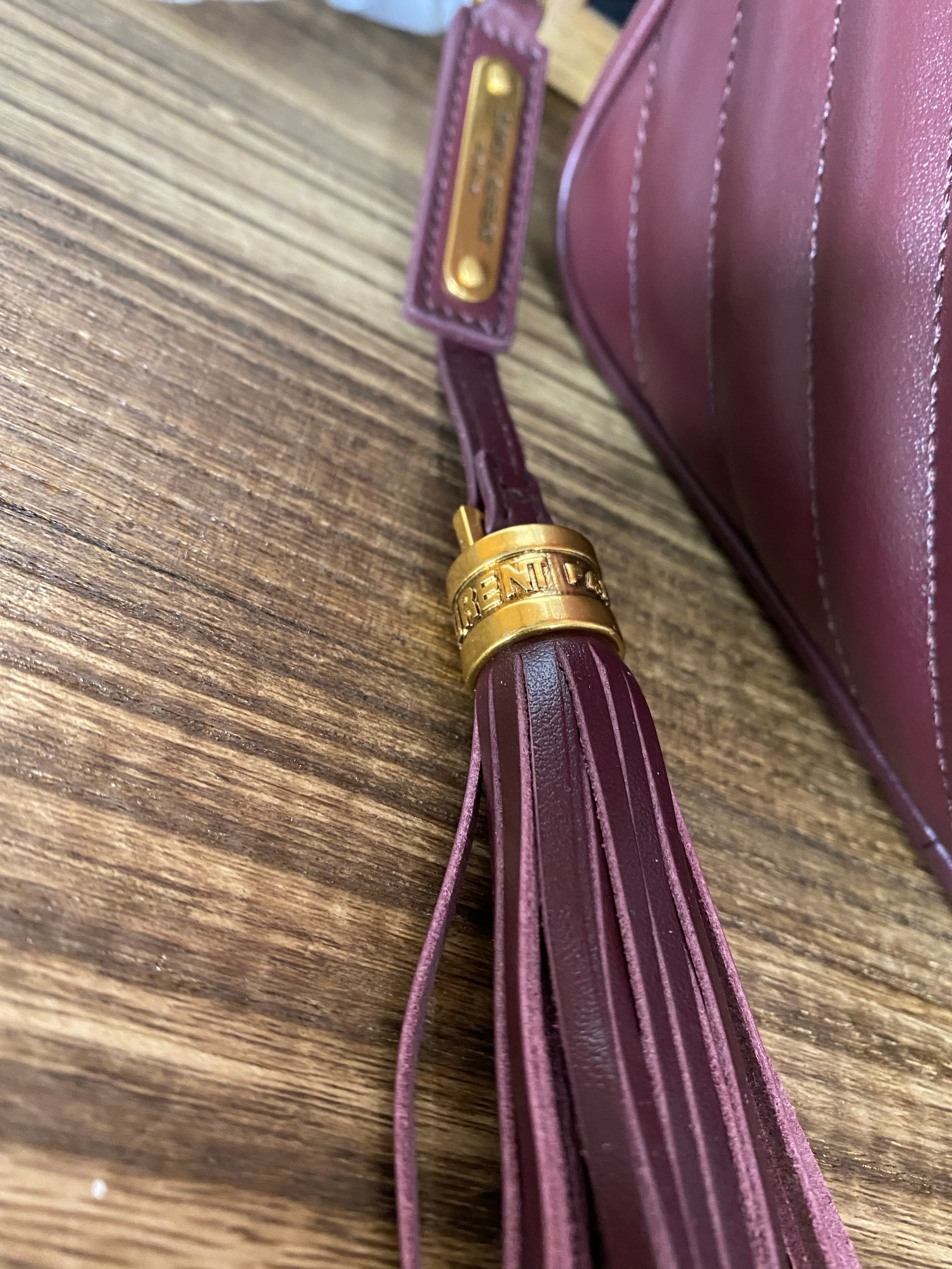 TOP Yves Saint Laurent YSL Loulou Camera Bag - Burgundy