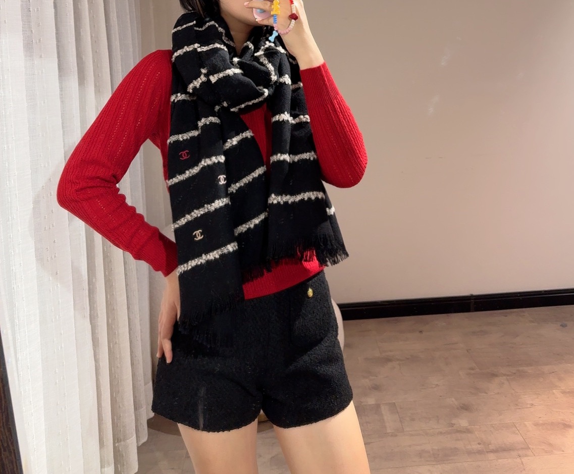 TOP CHANEL CC Scarf - Black