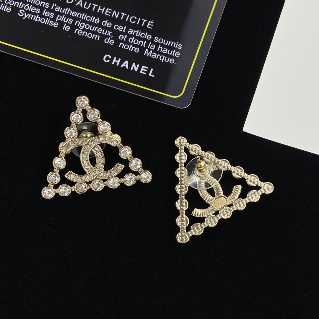 TOP CHANEL Metal Triangle/Diamond Earrings - Gold
