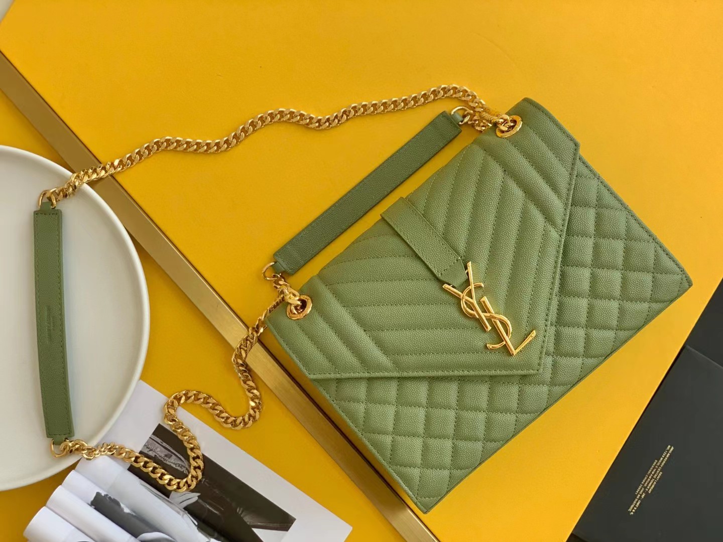 TOP Yves Saint Laurent YSL Envelope Bag Caviar Medium 24cm - GHW