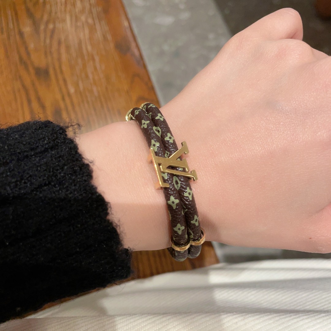 TOP Louis Vuitton LV Bracelet - Brown