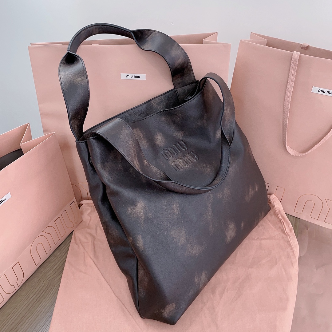 TOP Miu Miu Hobo Lambskin Tote Bag 39 x 38.5 x 11 cm - Vintage Rubbed Leather