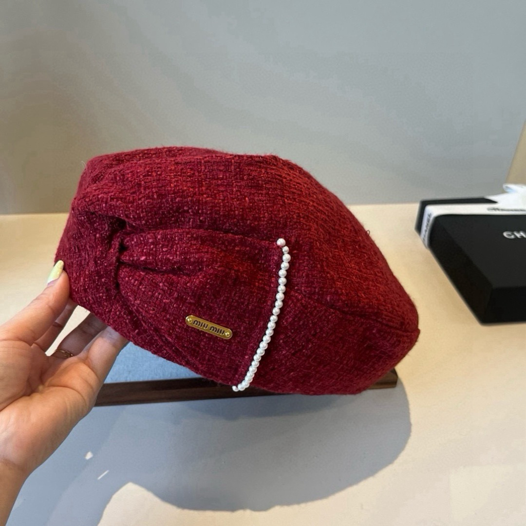 TOP Miu Miu Beret Hat - Red