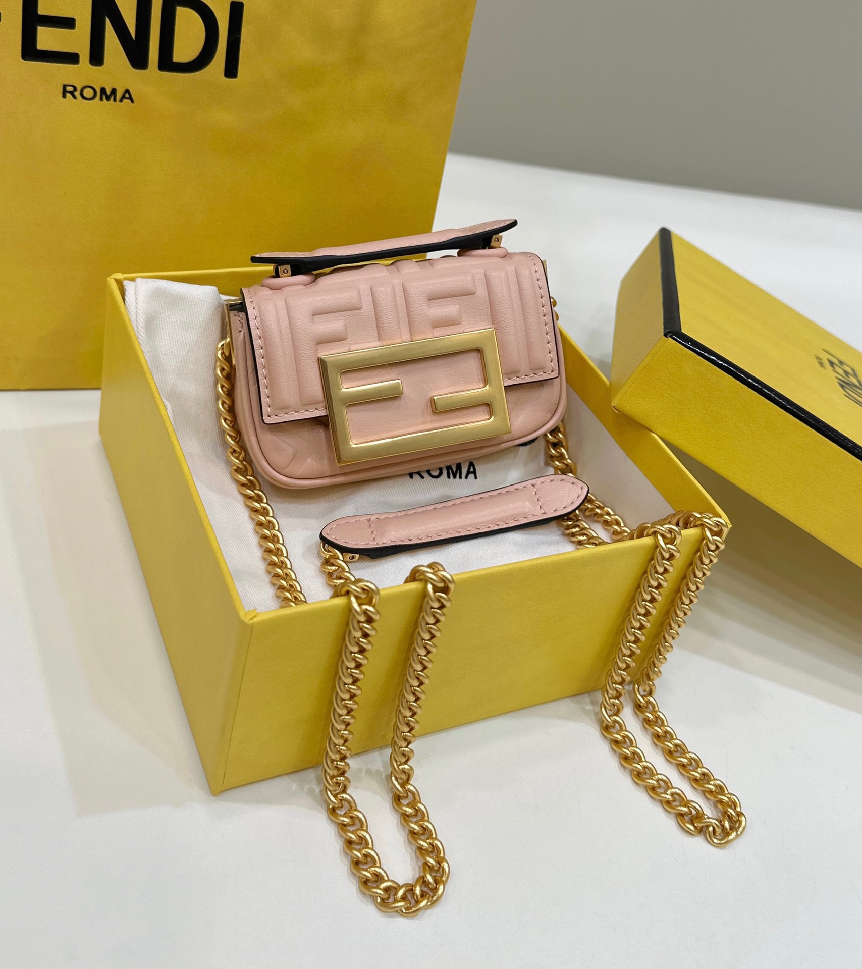 TOP FENDI Mini Baguette Bag 11/3/7cm-Pink