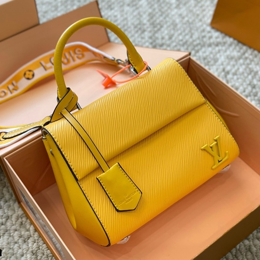 Louis Vuitton LV  Cluny Grained Leather Shoulder Handbag (Replica)
