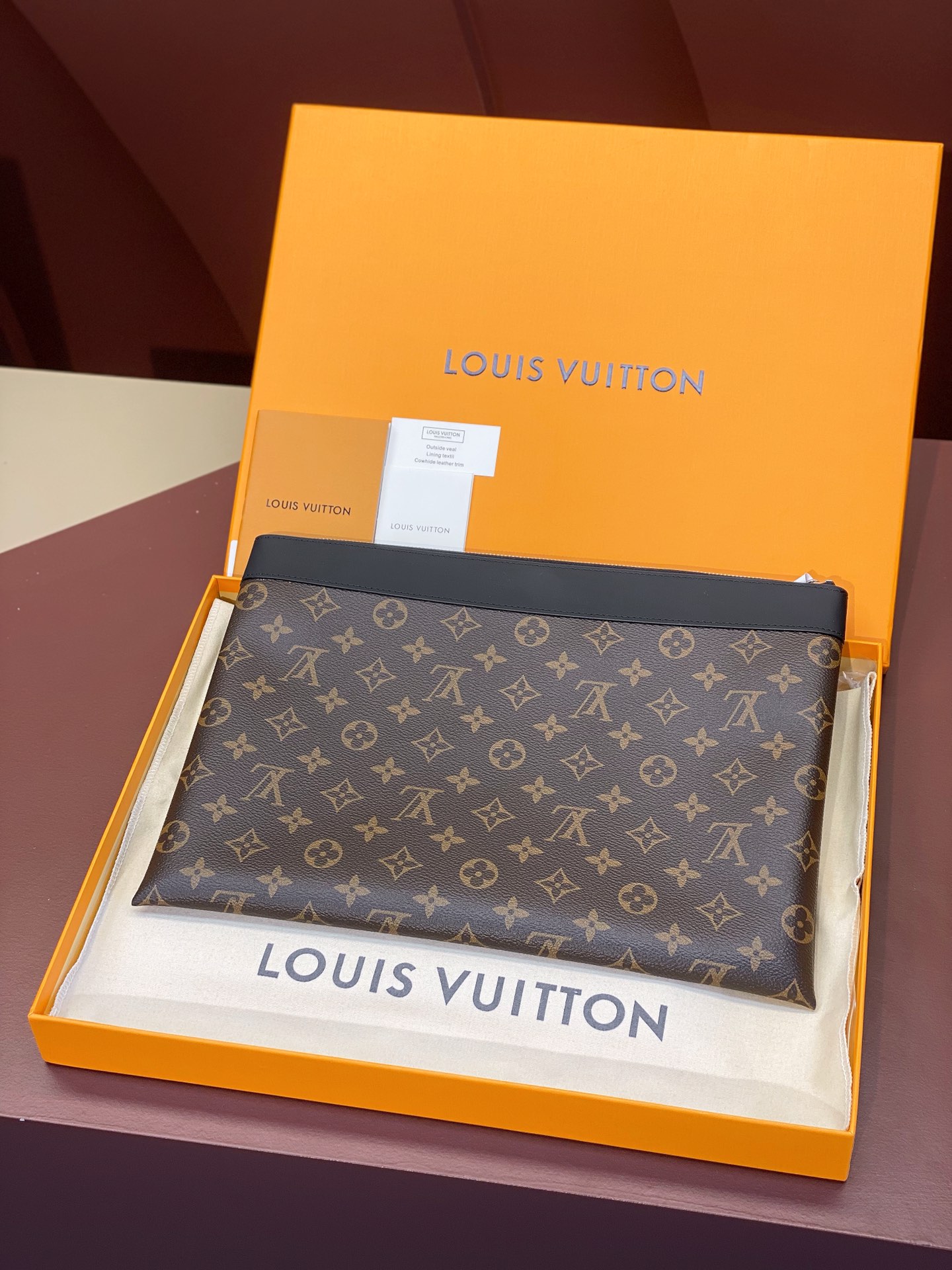 TOP Louis Vuitton LV LV Pochette Apollo Handbag 25x 2cm - 2 Colour