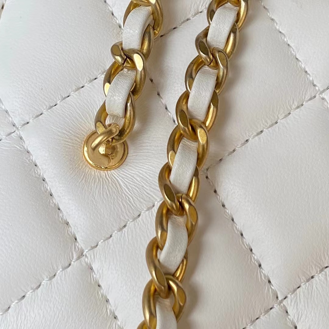 TOP CHANEL Vanity Case Top Bag with Gold Ball 17x9.5x8cm - White