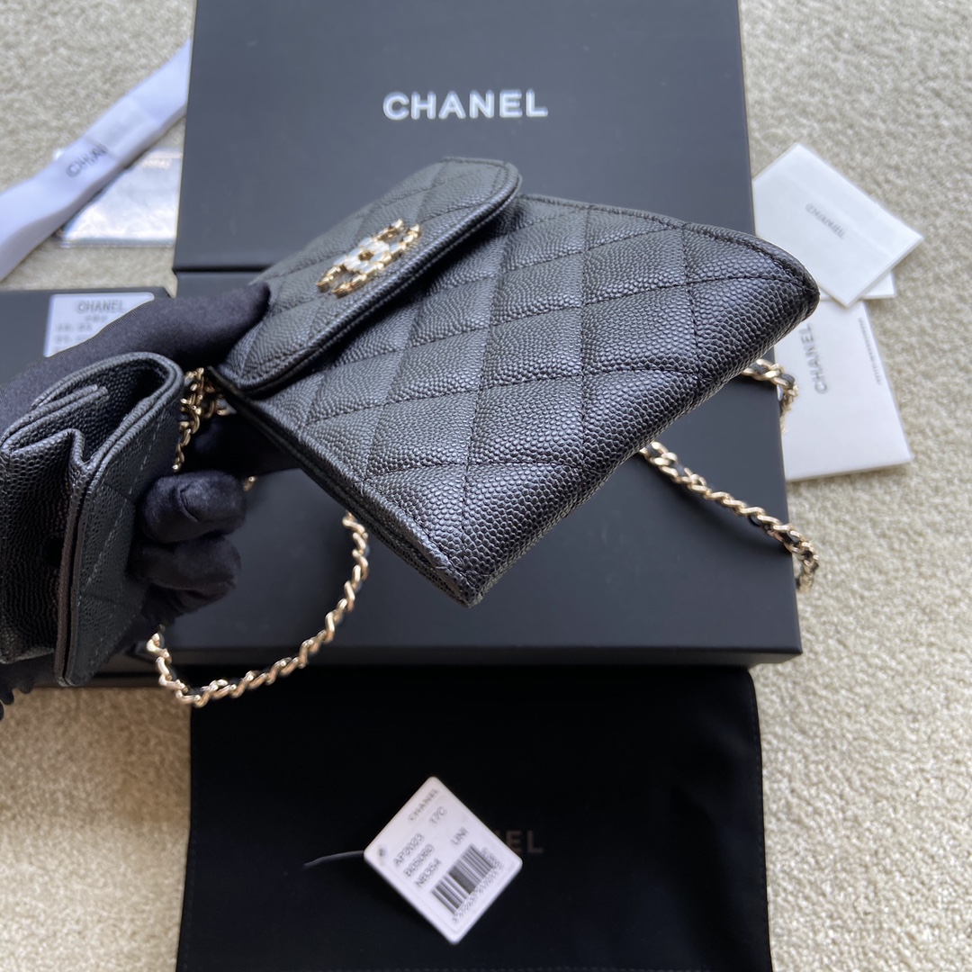 TOP CHANEL Mini Bag Grain Cowhide 10×16.5×2 cm - Black & GHW