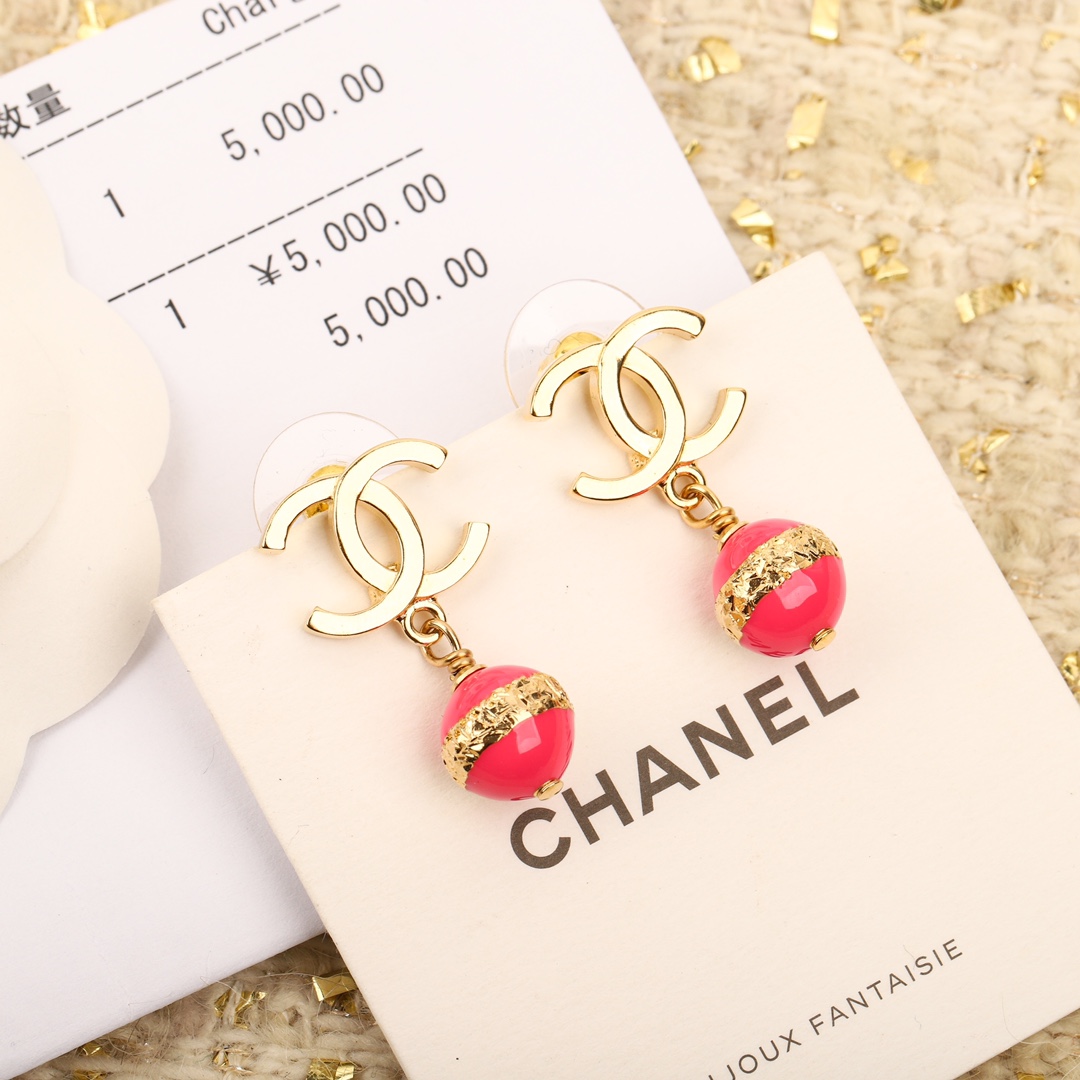 TOP CHANEL CC Pendant Earrings