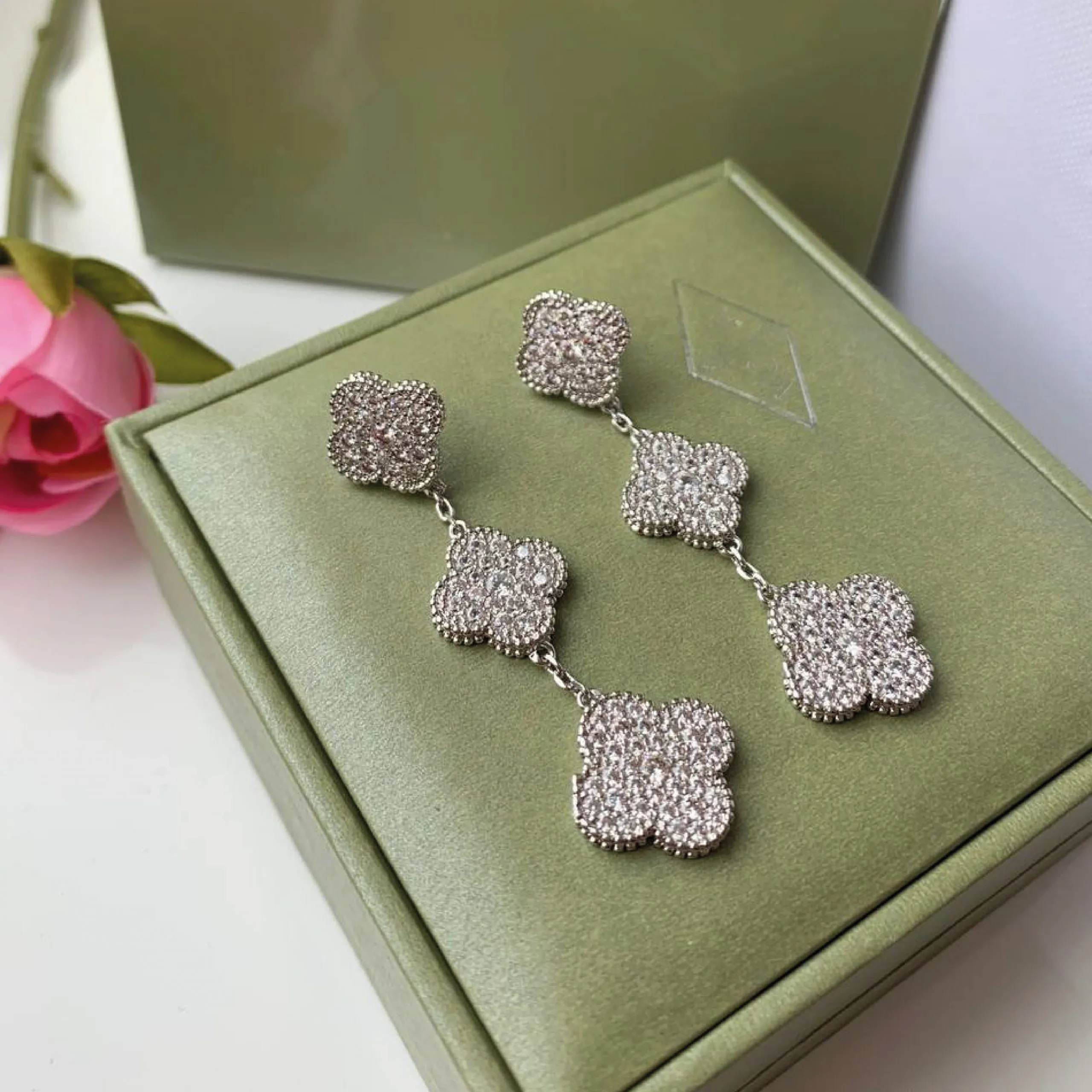 TOP Van Cleef & Arpels VCA Tri-Motifs Earrings with Stones - Silver